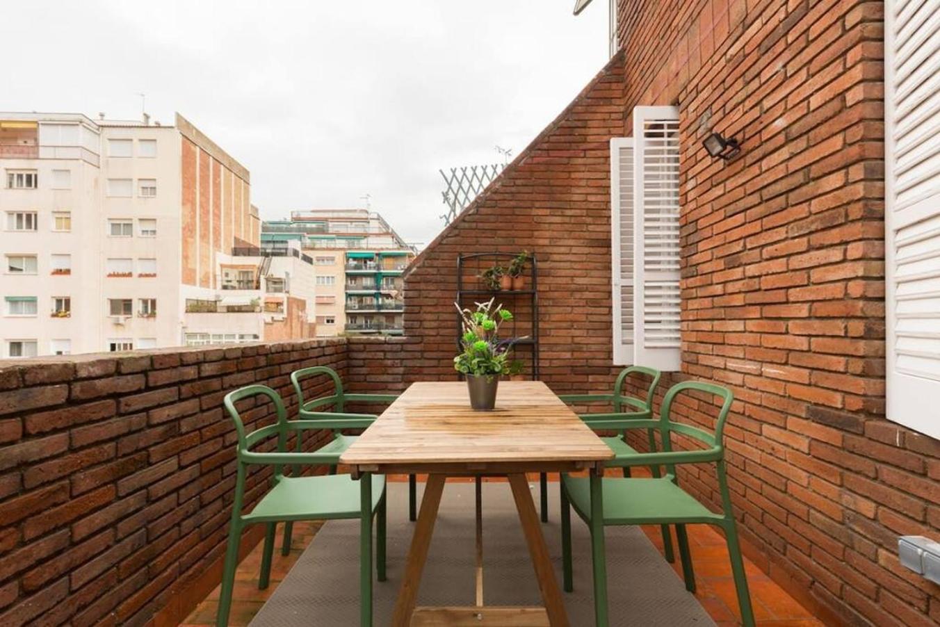 2 Bdr Penthouse In Grcia Appartement